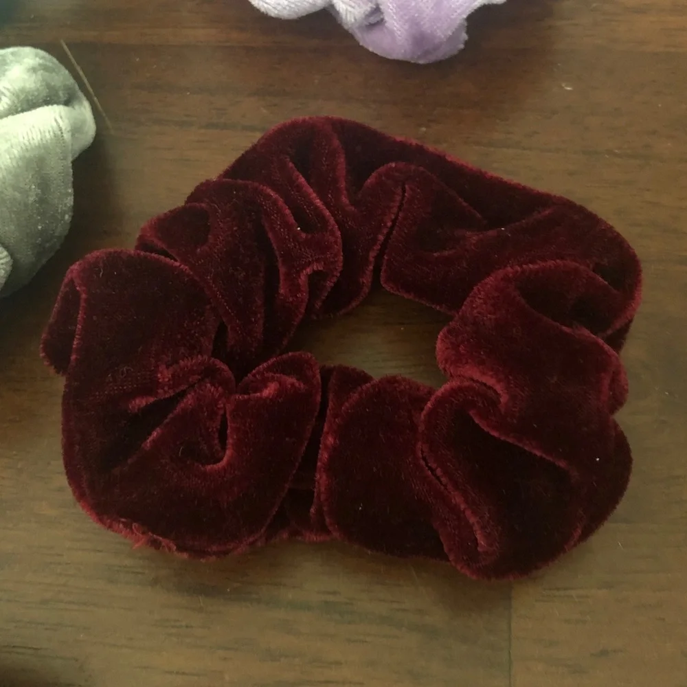 Women’s Velvet Hair Scrunchie Set